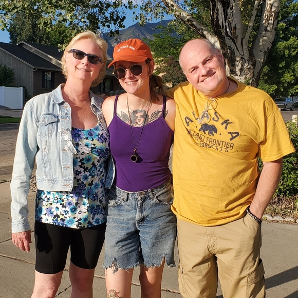 Meet your Posher, Kimi - Picture 4 of 4